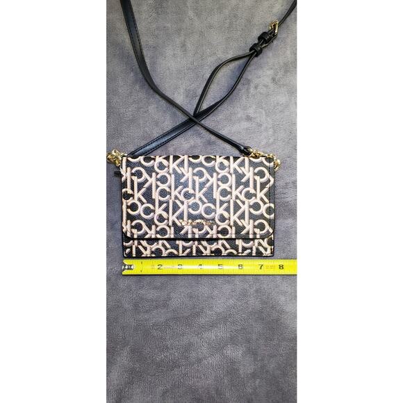 Calvin Klein Black Crossbody Bag Adjustable Strap For Elegant Women C15-6 - Picture 5 of 7